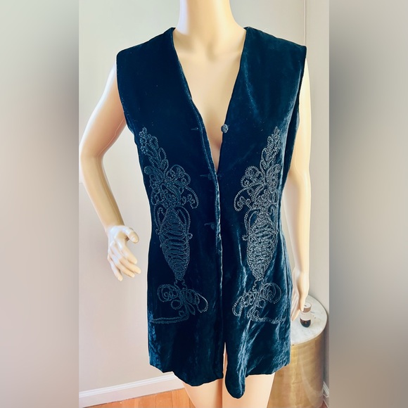 Max Studio Jackets & Blazers - VINTAGE Max Studio Collection Black Velvet Vest Size 6 Offer Welcome